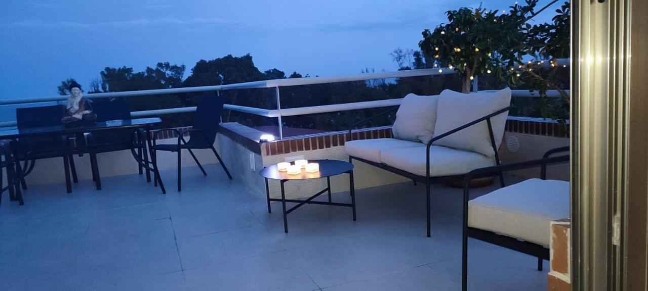 Penthouse Puerta De Pedregalejo Apartment Malaga Exterior photo