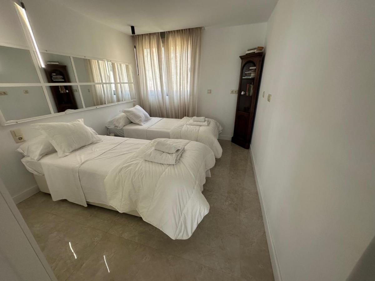 Penthouse Puerta De Pedregalejo Apartment Malaga Exterior photo